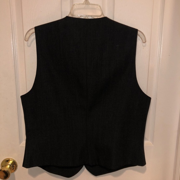 Vest - Picture 4 of 5